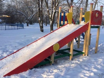 Детские зимние игровые горки